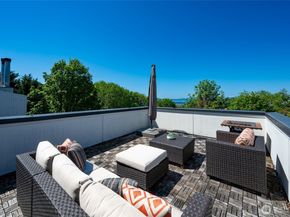 1813 12th Avenue W, Seattle WA 98119