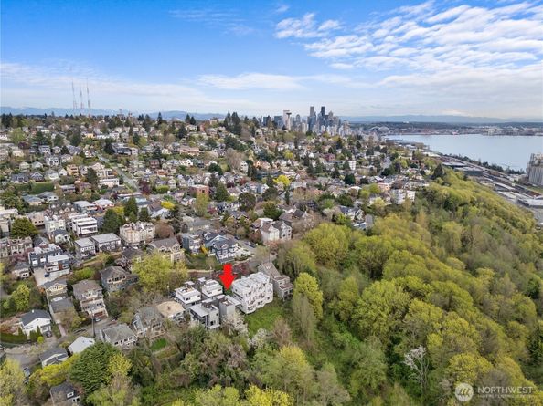 1813 12th Avenue W, Seattle WA 98119