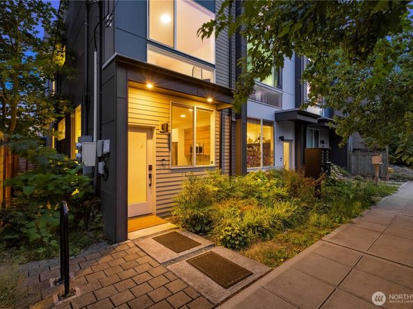 2439 NW 61st Street A, Seattle WA 98107