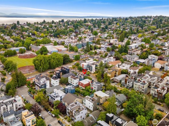 2439 NW 61st Street A, Seattle WA 98107