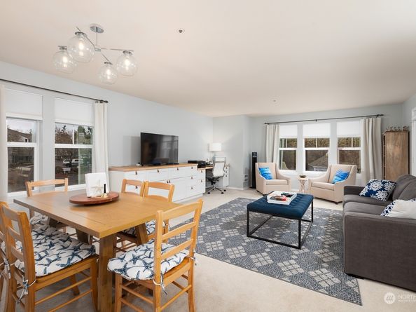 4081 224th Lane SE 211, Issaquah WA 98029