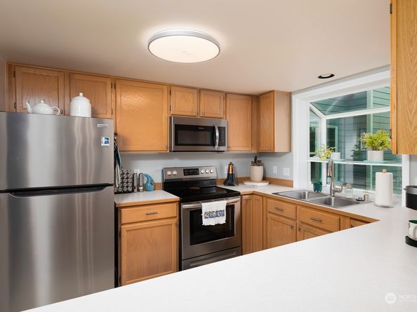 4081 224th Lane SE 211, Issaquah WA 98029