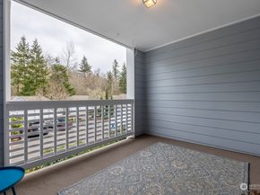 4081 224th Lane SE 211, Issaquah WA 98029