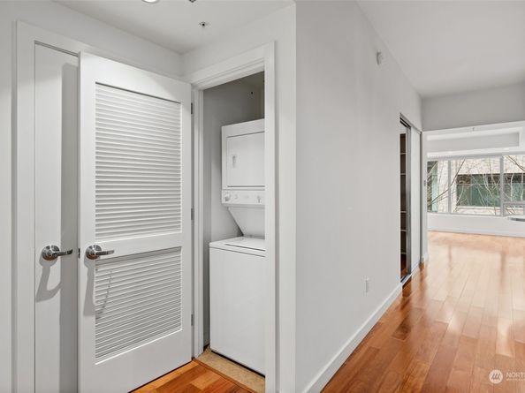 910 Lenora Street S304, Seattle WA 98121