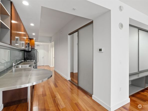 910 Lenora Street S304, Seattle WA 98121