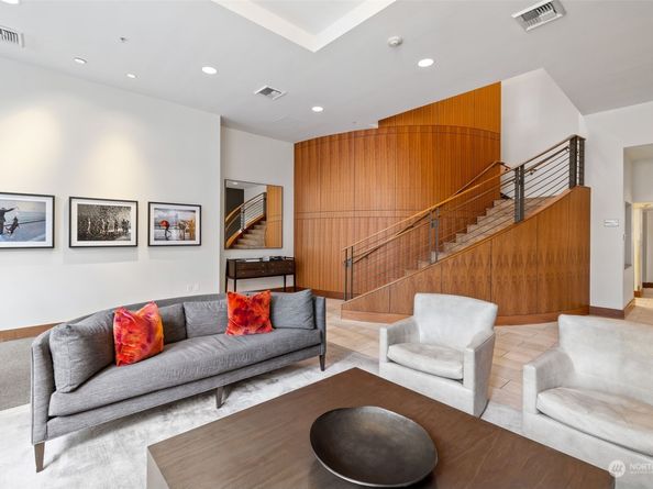 910 Lenora Street S304, Seattle WA 98121