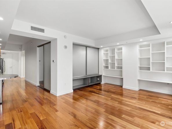 910 Lenora Street S304, Seattle WA 98121