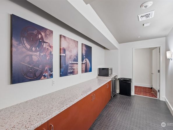 910 Lenora Street S304, Seattle WA 98121