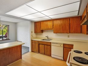 10821 Glen Acres Drive S C, Seattle WA 98168