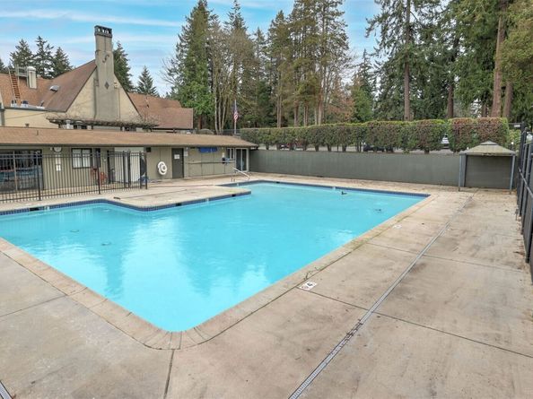 10821 Glen Acres Drive S C, Seattle WA 98168