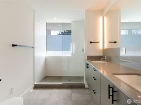 833 S Cloverdale Street A, Seattle WA 98108