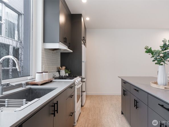 833 S Cloverdale Street A, Seattle WA 98108