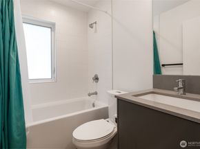 833 S Cloverdale Street A, Seattle WA 98108
