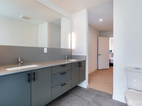 833 S Cloverdale Street A, Seattle WA 98108