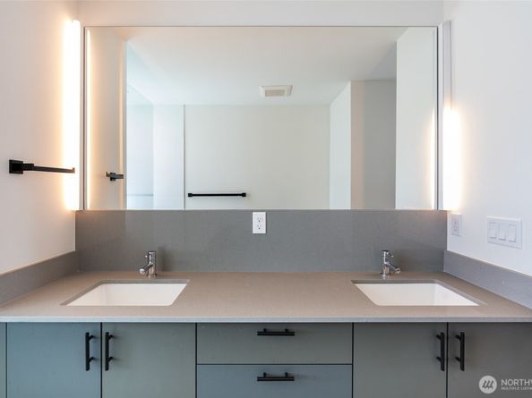 833 S Cloverdale Street A, Seattle WA 98108
