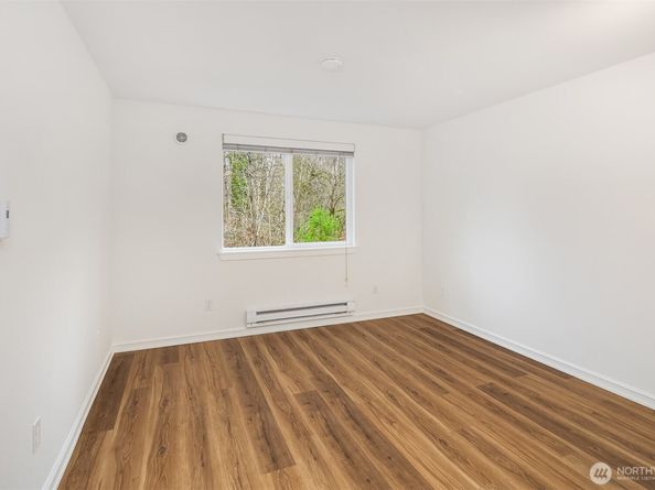 14006 NE 181 Place B206, Woodinville WA 98072