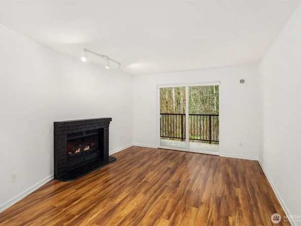 14006 NE 181 Place B206, Woodinville WA 98072
