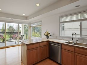322 5th Avenue 202, Kirkland WA 98033