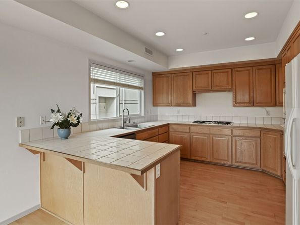322 5th Avenue 202, Kirkland WA 98033