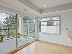 322 5th Avenue 202, Kirkland WA 98033