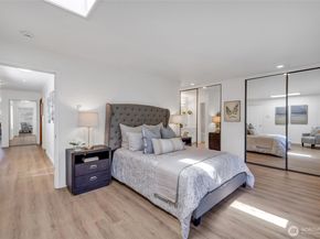 818 Lake Street S 818, Kirkland WA 98033