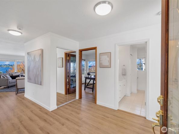 818 Lake Street S 818, Kirkland WA 98033