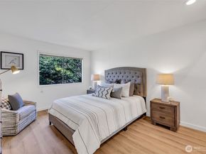 818 Lake Street S 818, Kirkland WA 98033