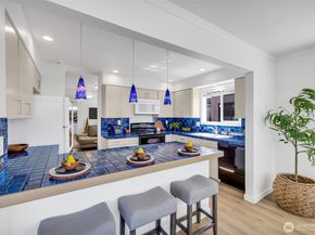 818 Lake Street S 818, Kirkland WA 98033
