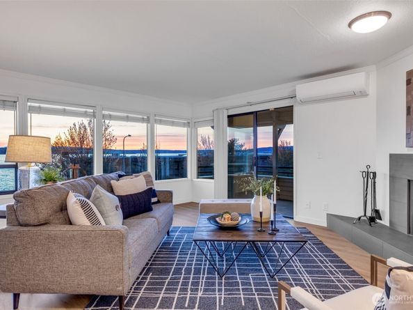 818 Lake Street S 818, Kirkland WA 98033