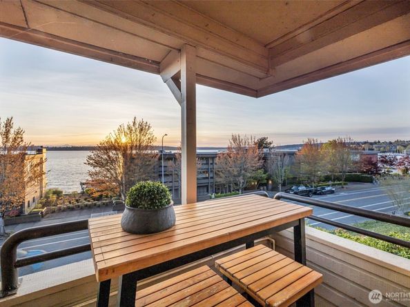 818 Lake Street S 818, Kirkland WA 98033