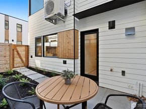 2214 Broadway E B, Seattle WA 98102