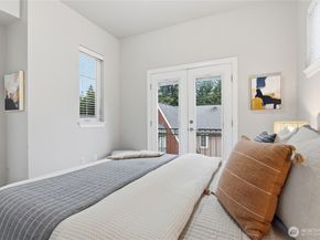 12325 NE 86th Way, Kirkland WA 98033