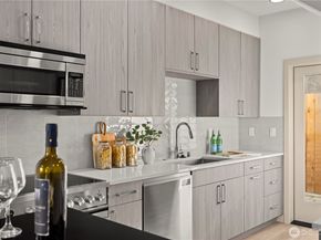 3607 Linden Avenue N, Seattle WA 98103