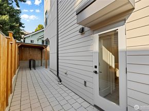 3607 Linden Avenue N, Seattle WA 98103