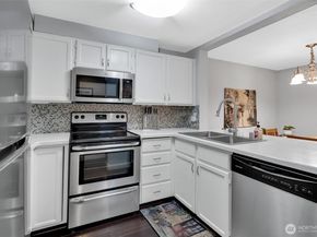 17306 119th Lane SE M11, Renton WA 98058