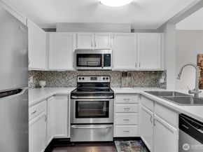 17306 119th Lane SE M11, Renton WA 98058