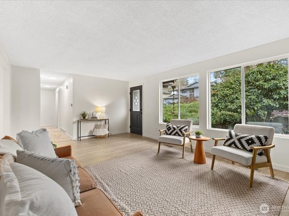 34515 25th Avenue SW, Federal Way WA 98023