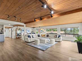 2540 E Phinney Bay Place, Bremerton WA 98312