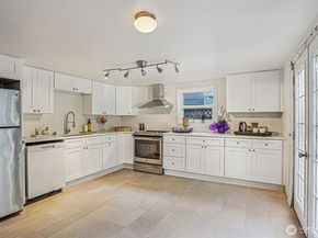 1113 33rd Avenue S, Seattle WA 98144