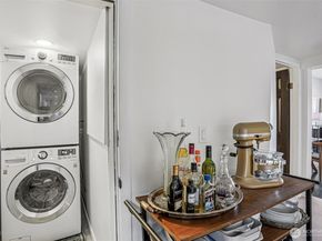 1113 33rd Avenue S, Seattle WA 98144