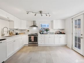 1113 33rd Avenue S, Seattle WA 98144