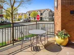 1840 25th Avenue NE 412, Issaquah WA 98029