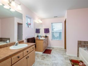 17008 SE 183rd Place, Renton WA 98058