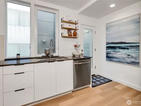 7512 43rd Avenue S B, Seattle WA 98118