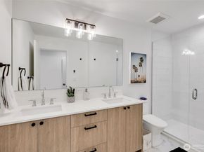 7512 43rd Avenue S B, Seattle WA 98118