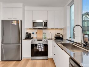 7512 43rd Avenue S B, Seattle WA 98118