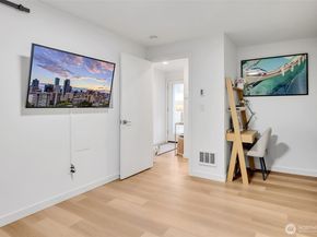 7512 43rd Avenue S B, Seattle WA 98118