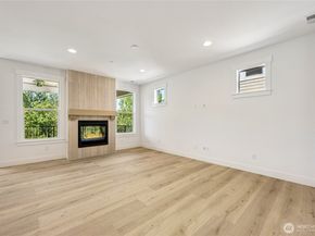 19515 81st Place NE 1, Kenmore WA 98028