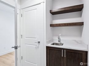 19515 81st Place NE 1, Kenmore WA 98028