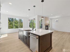 19515 81st Place NE 1, Kenmore WA 98028